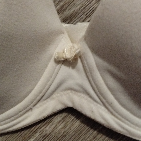 Victoria’s Secret Body by Victoria Strapless Bra 34 A - Picture 2 of 5